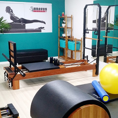 Studio de Pilates Bravus Club com todos os aparelhos novos